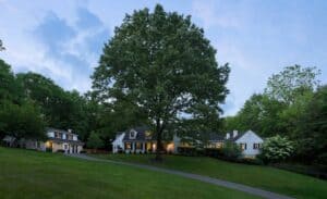 Ampersand Inn Exterior Photo